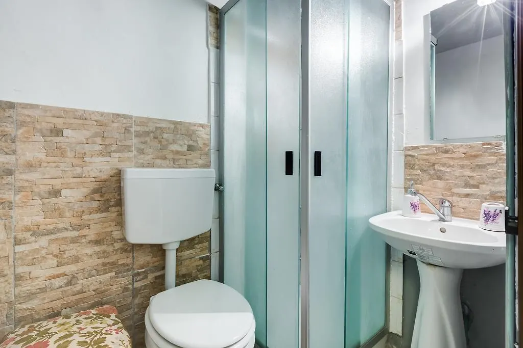 Guest Rooms Fortuna Rom 0*,