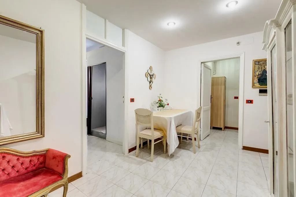 Guest Rooms Fortuna Rom 0*,  Italien